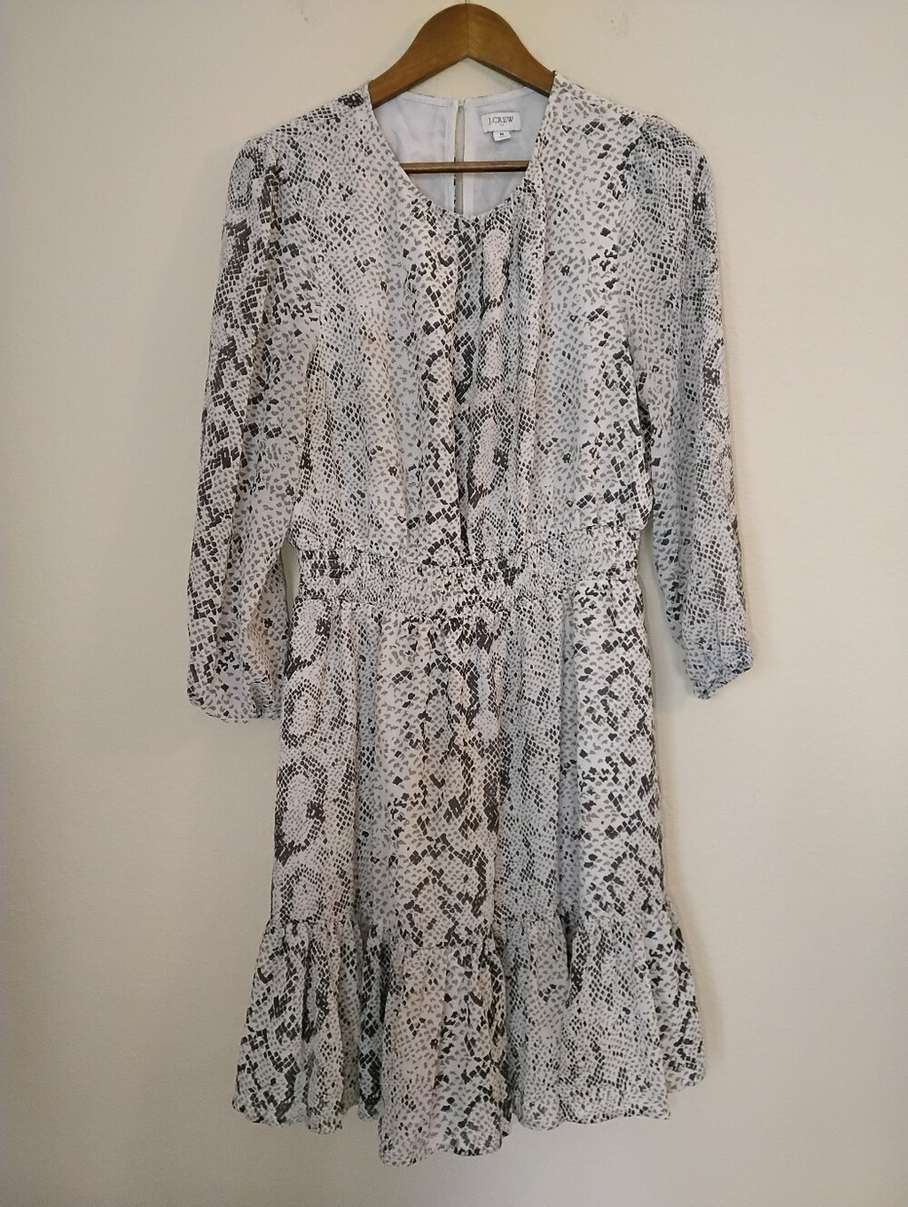J. Crew Snake Print Dress Womens Size Medium Tan Grey Ruffle Hem Smocked Waist